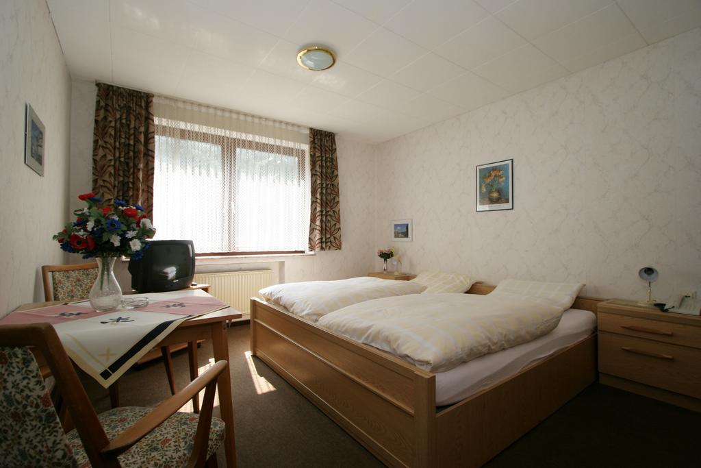 Hotel Restaurant Gunsetal Bad Berleburg Habitación foto